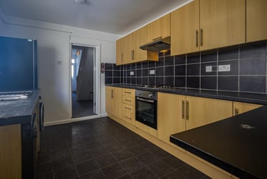 4 bed house, Emerald Street, Adamstown, Cardiff, CF241QB - Image 4